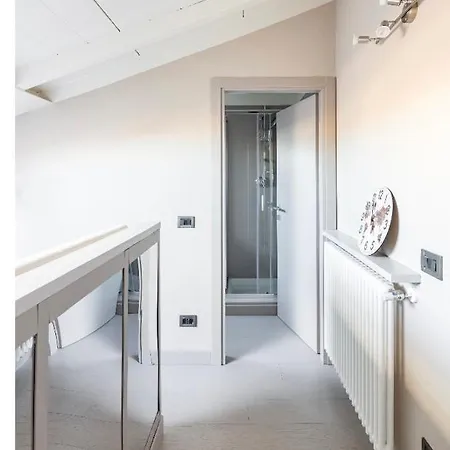 House Cavour 24 In The Heart Of Downtown Parma