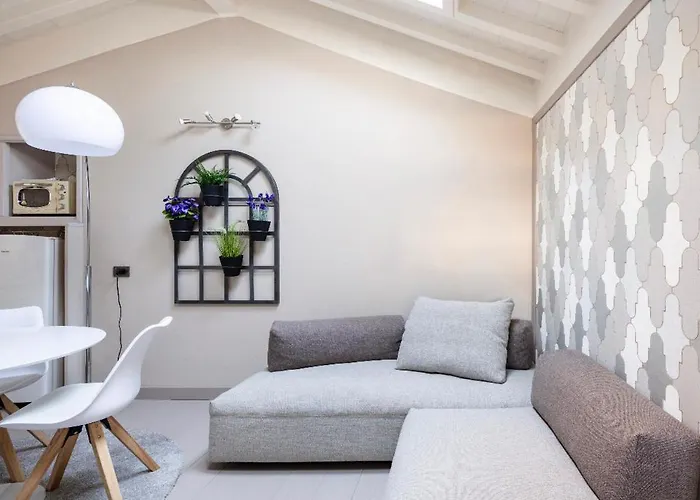 Apartment House Cavour 24 In The Heart Of Downtown Parma