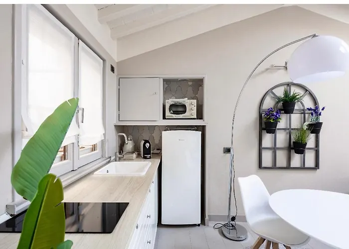 House Cavour 24 In The Heart Of Downtown * Πάρμα